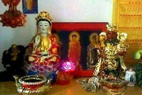 供奉观音还是供奉财神