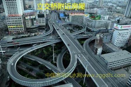 朝南房子东面有桥风水