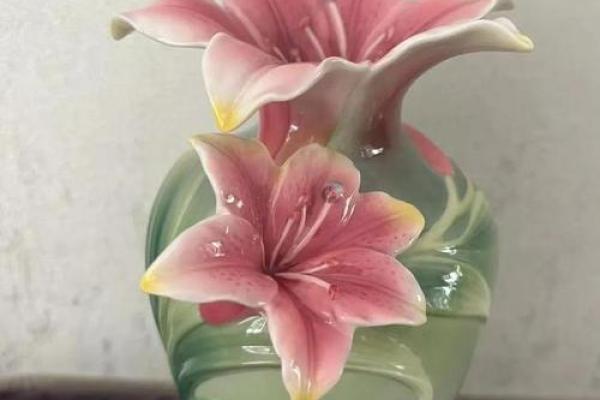 心理测试-你最想摆哪个花瓶在家？测你和爱人的命谁更好？