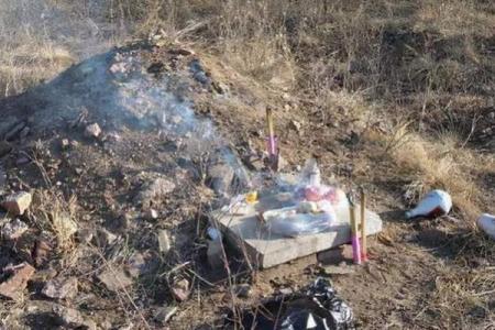 风水祭拜父母要哪些供品纸钱蜡烛祈求平安
