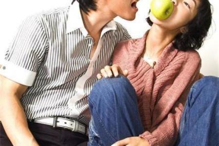 何洁的八字命理中有几次婚姻