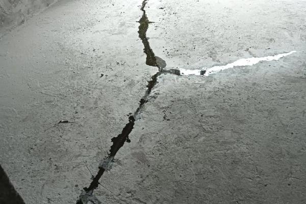 院落风水房子有裂缝